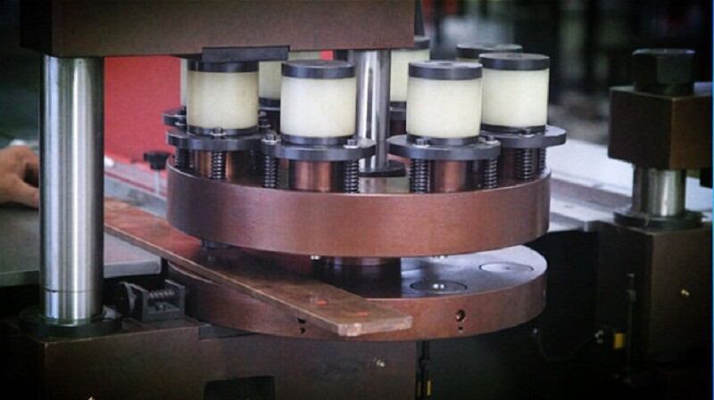 Mâm đột của Máy gia công thanh cái Cnc MX-503K