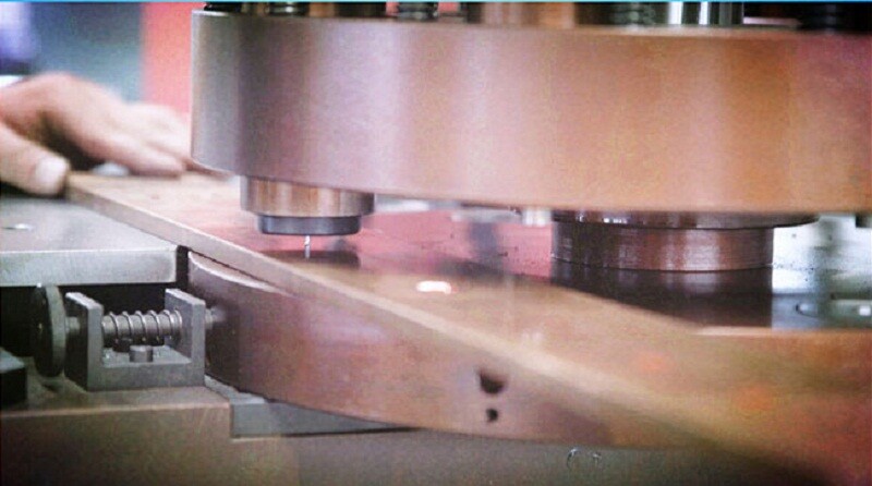 Bộ phận đột lỗ của Máy gia công thanh cái đồng nhôm Cnc MX-503K